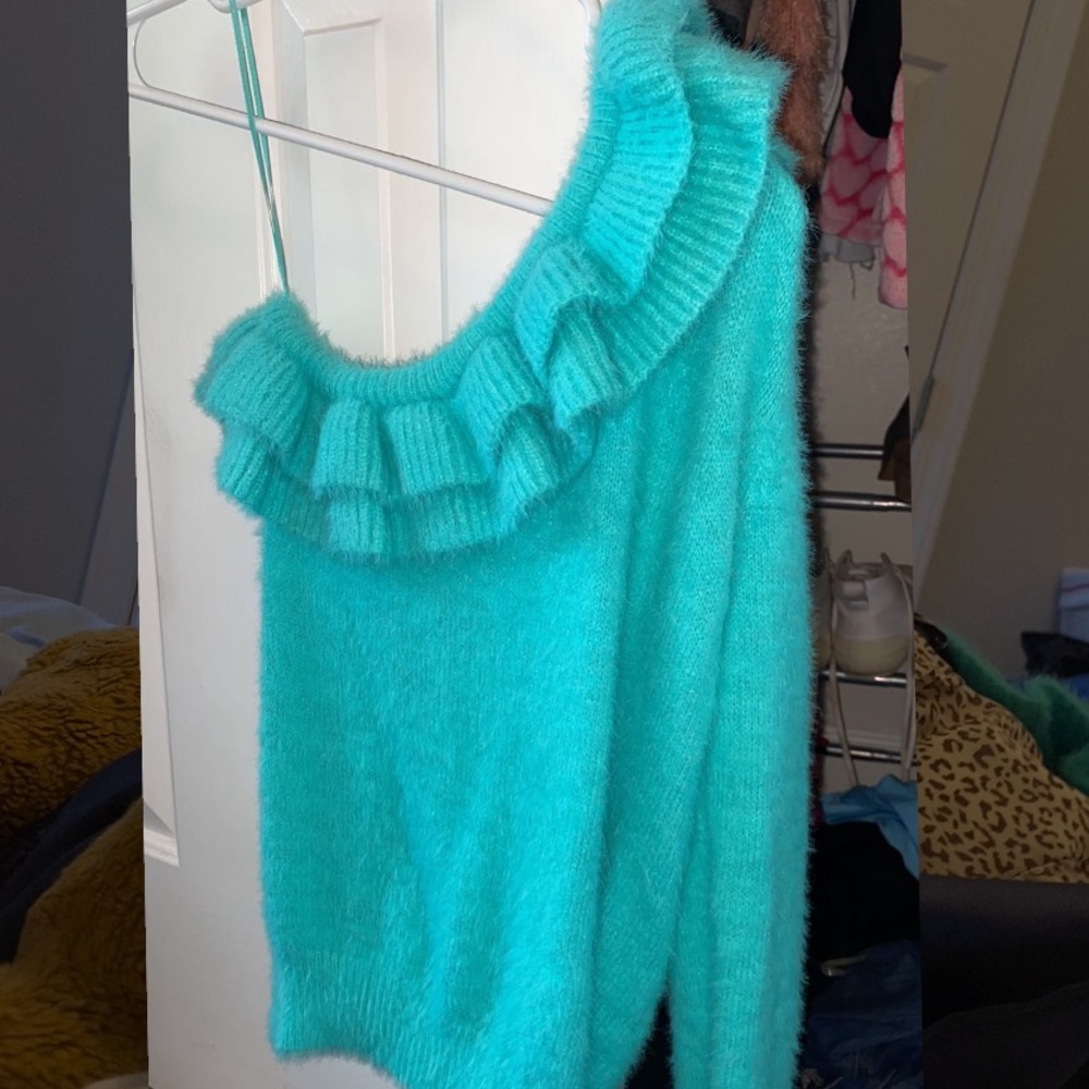 Super cute TEAL FUN one shoulder sweater!